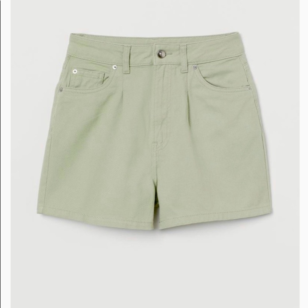 NWT H&M High waist light green MOM SHORT